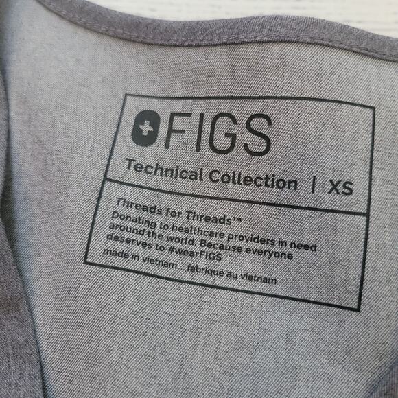 FIGS Size XS	Casma Three-Pocket Scrub Top Graphite Gray Dr Nurse RN Hospital - Picture 8 of 9